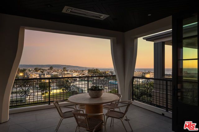 461 26th Street, Manhattan Beach, CA 90266