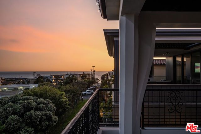 461 26th Street, Manhattan Beach, CA 90266