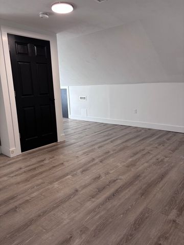 1 High Street 3, Grafton, MA 01536