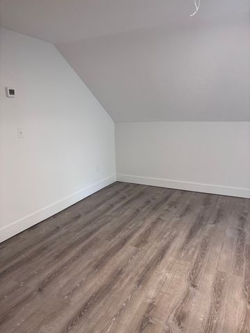 1 High Street 3, Grafton, MA 01536