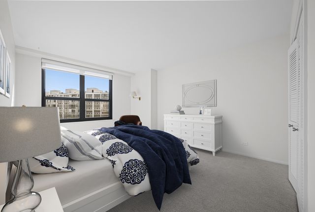 1616 Sheridan Road 8F, Wilmette, IL 60091