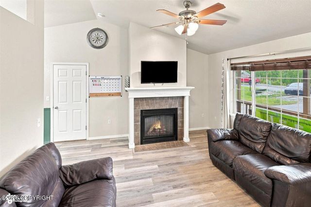 393 S Vickie Circle, Palmer, AK 99645