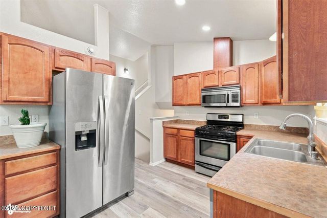 393 S Vickie Circle, Palmer, AK 99645