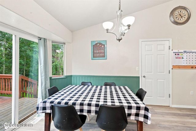 393 S Vickie Circle, Palmer, AK 99645