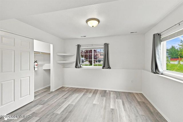 393 S Vickie Circle, Palmer, AK 99645