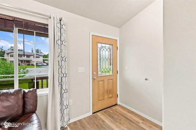 393 S Vickie Circle, Palmer, AK 99645