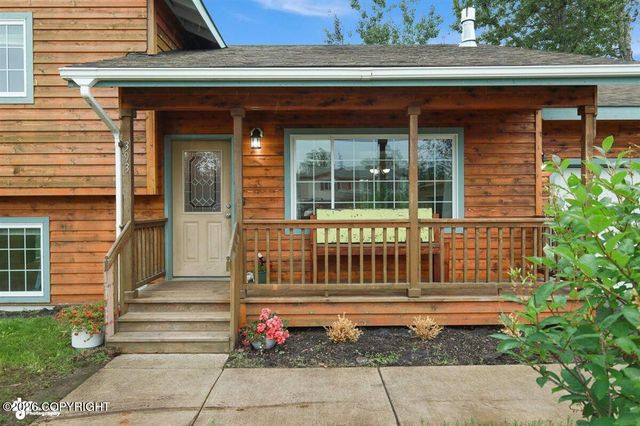 393 S Vickie Circle, Palmer, AK 99645