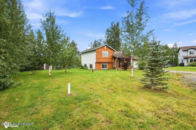 393 S Vickie Circle, Palmer, AK 99645