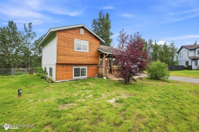 393 S Vickie Circle, Palmer, AK 99645