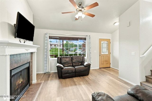 393 S Vickie Circle, Palmer, AK 99645