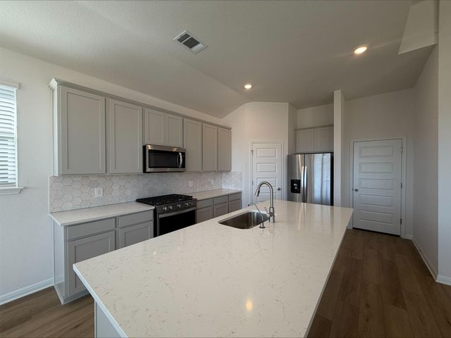 201 Divisadero DR, Hutto, TX 78634