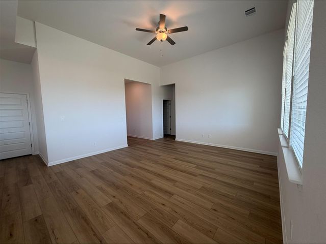 201 Divisadero DR, Hutto, TX 78634