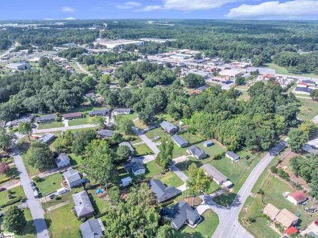 118 W Belvedere Road, Greenville, SC 29605