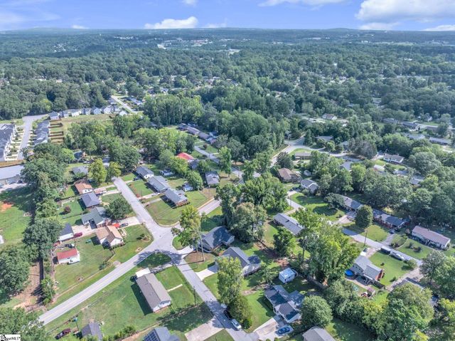 118 W Belvedere Road, Greenville, SC 29605