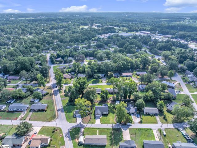 118 W Belvedere Road, Greenville, SC 29605