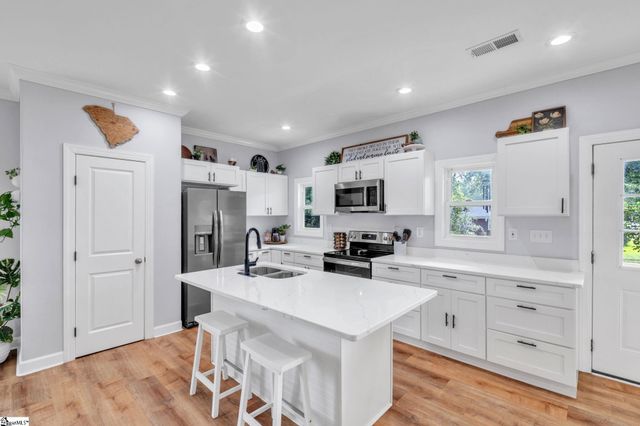 118 W Belvedere Road, Greenville, SC 29605