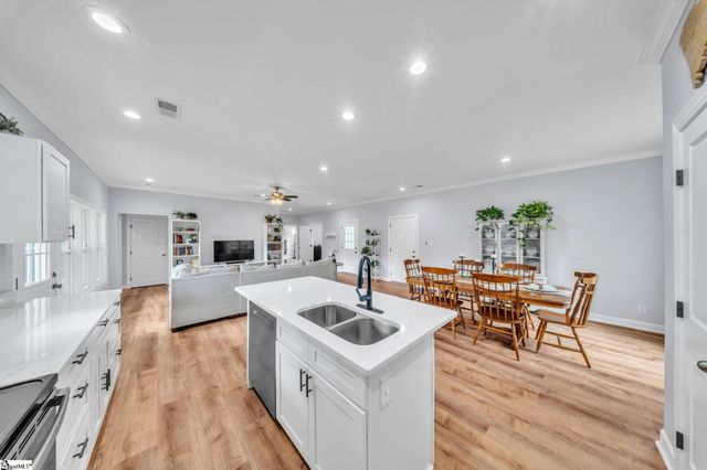 118 W Belvedere Road, Greenville, SC 29605