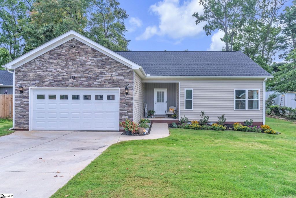 118 W Belvedere Road, Greenville, SC 29605
