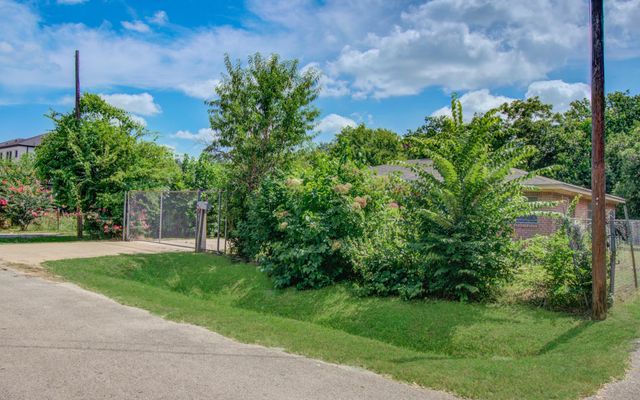 3620 Easy Street, Houston, TX 77026