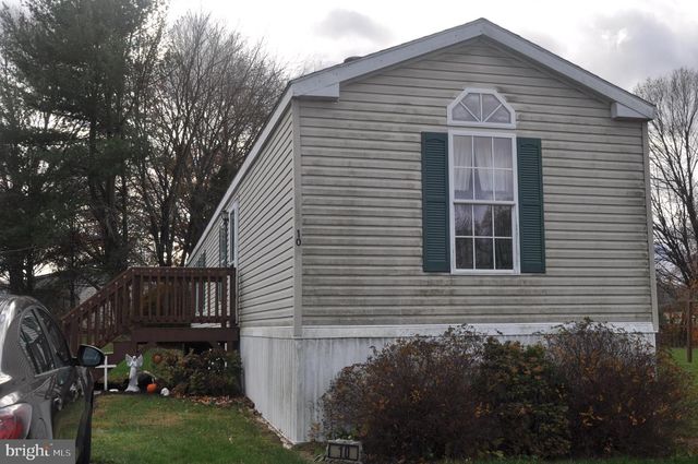 10 SIDING LN, Millersburg, PA 17061