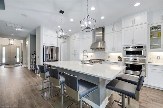 9351 Montelanico LOOP, Naples, FL 34119