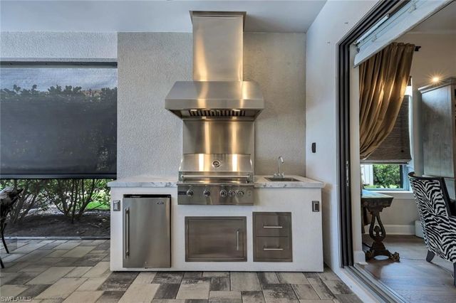 9351 Montelanico LOOP, Naples, FL 34119