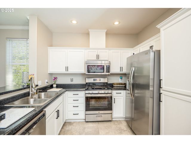 1660 Riley Ln, Eugene, OR 97402