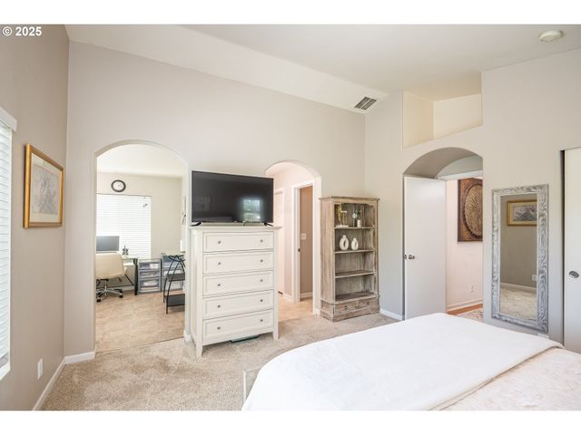 1660 Riley Ln, Eugene, OR 97402
