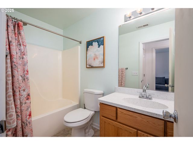 1660 Riley Ln, Eugene, OR 97402