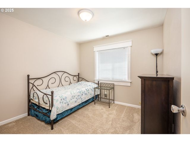 1660 Riley Ln, Eugene, OR 97402
