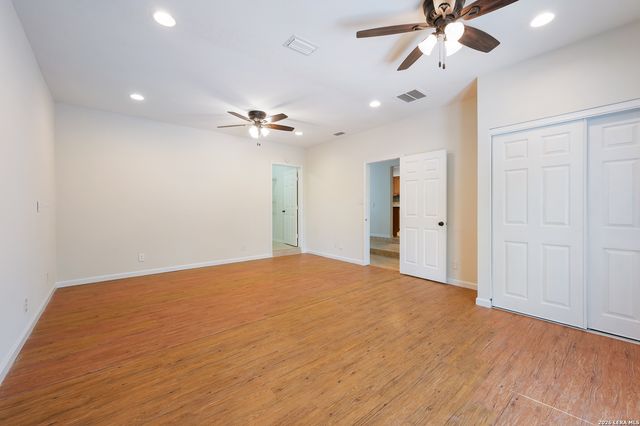 7806 SHADY HOLLOW LN, San Antonio, TX 78255