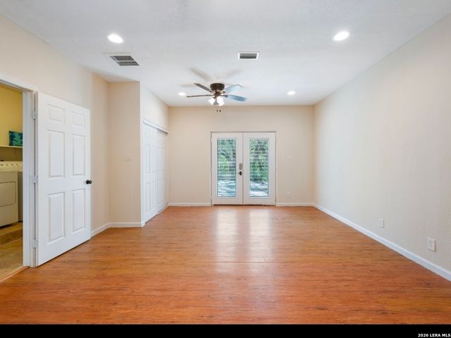 7806 SHADY HOLLOW LN, San Antonio, TX 78255