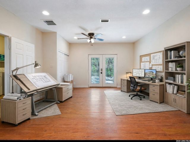 7806 SHADY HOLLOW LN, San Antonio, TX 78255