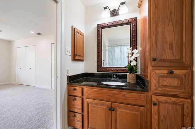 7806 SHADY HOLLOW LN, San Antonio, TX 78255