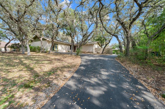 7806 SHADY HOLLOW LN, San Antonio, TX 78255