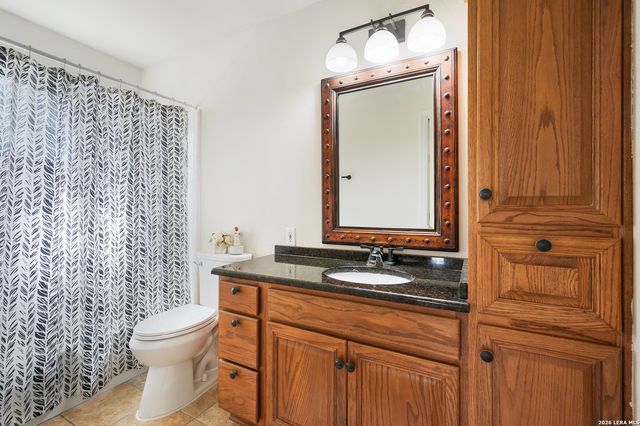 7806 SHADY HOLLOW LN, San Antonio, TX 78255