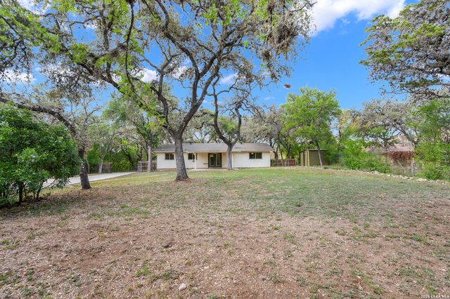 7806 SHADY HOLLOW LN, San Antonio, TX 78255