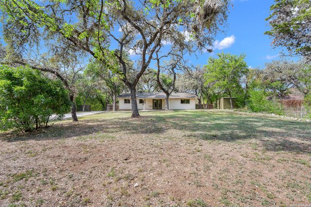 7806 SHADY HOLLOW LN, San Antonio, TX 78255