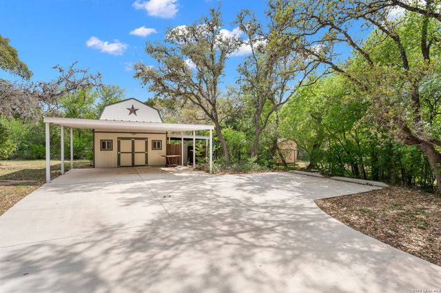 7806 SHADY HOLLOW LN, San Antonio, TX 78255