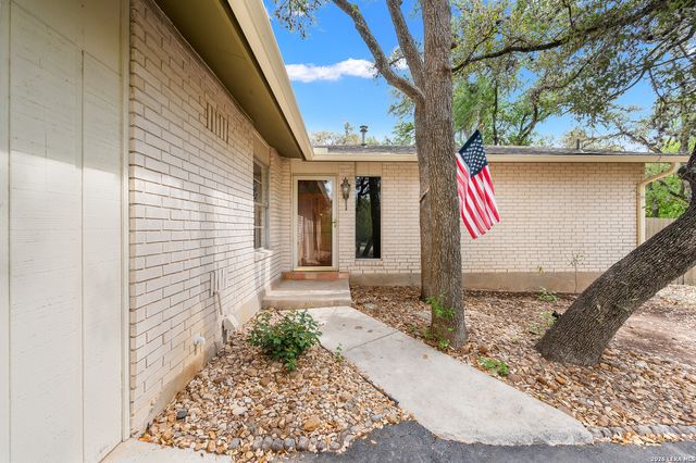 7806 SHADY HOLLOW LN, San Antonio, TX 78255