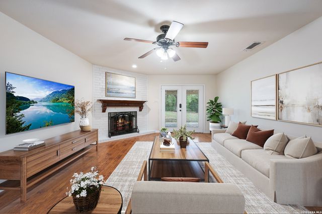 7806 SHADY HOLLOW LN, San Antonio, TX 78255