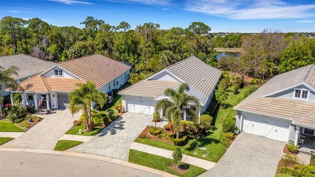 8034 SANDSTAR WAY, Sarasota, FL 34240