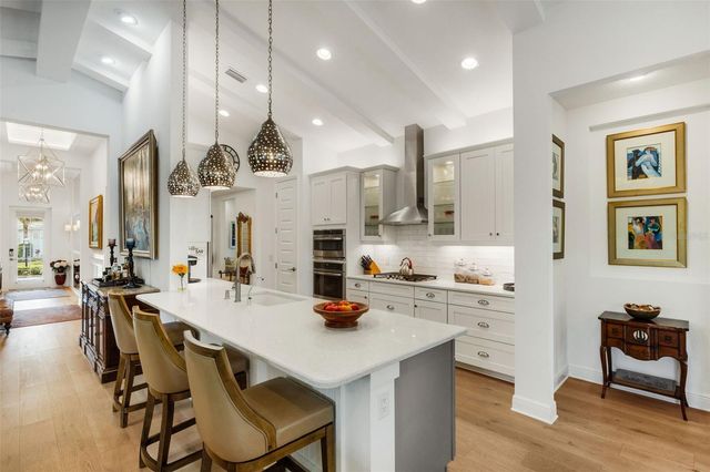 8034 SANDSTAR WAY, Sarasota, FL 34240