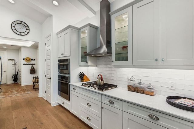 8034 SANDSTAR WAY, Sarasota, FL 34240