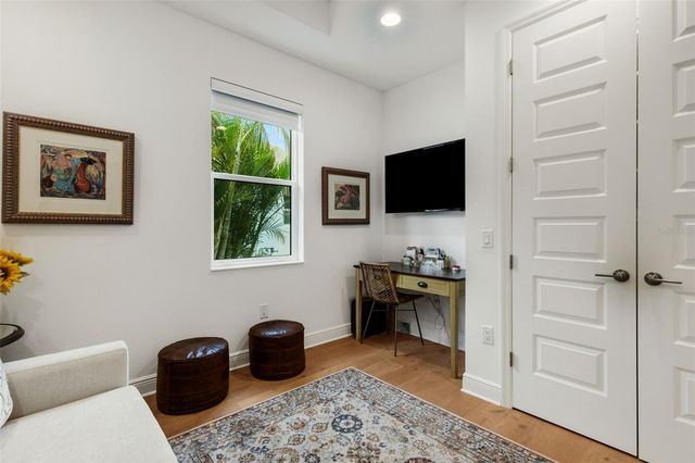 8034 SANDSTAR WAY, Sarasota, FL 34240