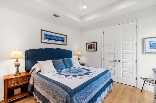 8034 SANDSTAR WAY, Sarasota, FL 34240