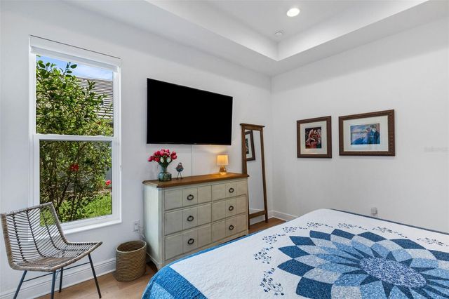 8034 SANDSTAR WAY, Sarasota, FL 34240