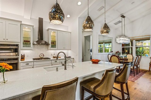 8034 SANDSTAR WAY, Sarasota, FL 34240