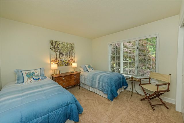 14 Mount View Crescent, Penfield, NY 14580