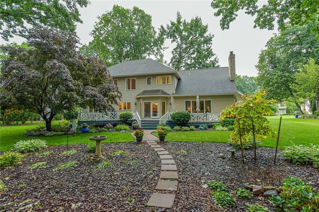 14 Mount View Crescent, Penfield, NY 14580